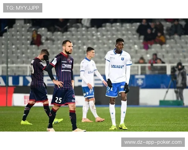 巴黎FC关注欧塞尔17岁中场马通多,面临斯特拉斯堡等队竞争 巴黎FC关注欧塞尔17岁中场马通多,面临斯特拉斯堡等队竞争